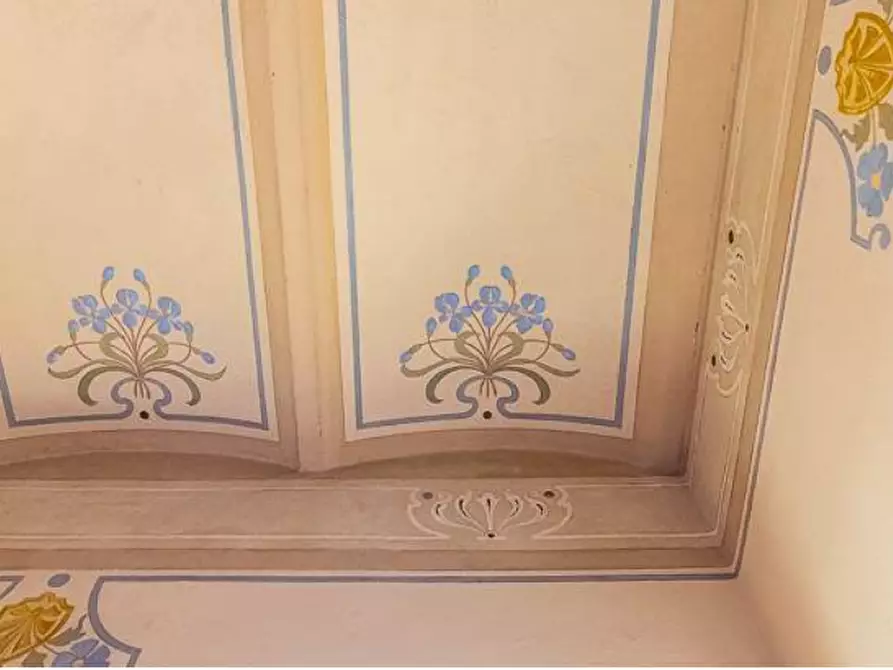 Immagine 49 di Villa in vendita  a Rufina