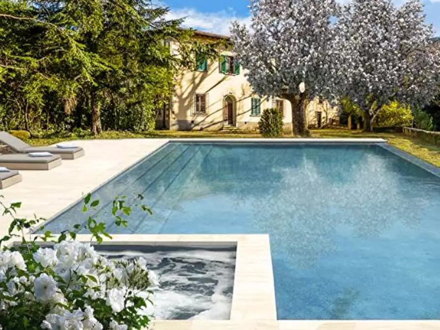 Immagine 34 di Villa in vendita  a Rufina