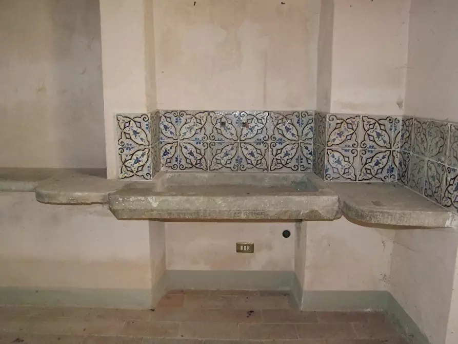 Immagine 21 di Villa in vendita  a Rufina