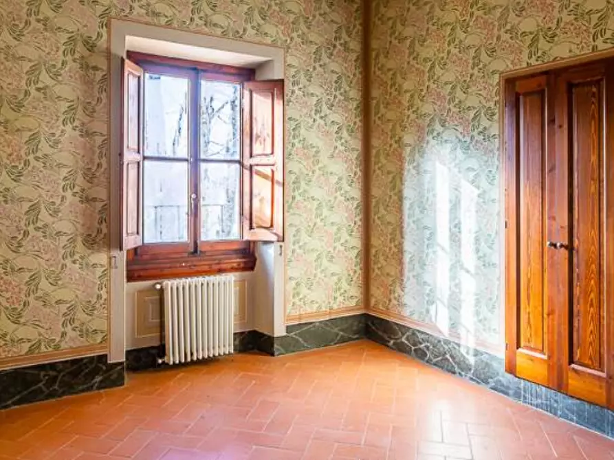 Immagine 52 di Villa in vendita  a Rufina