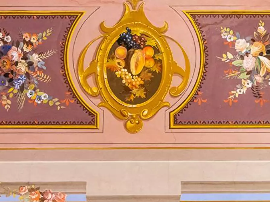 Immagine 42 di Villa in vendita  a Rufina