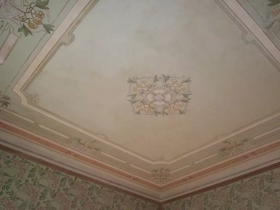 Immagine 25 di Villa in vendita  a Rufina