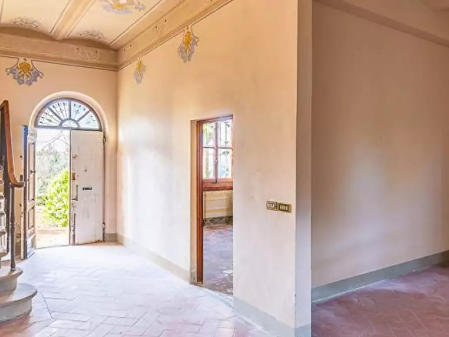 Immagine 47 di Villa in vendita  a Rufina