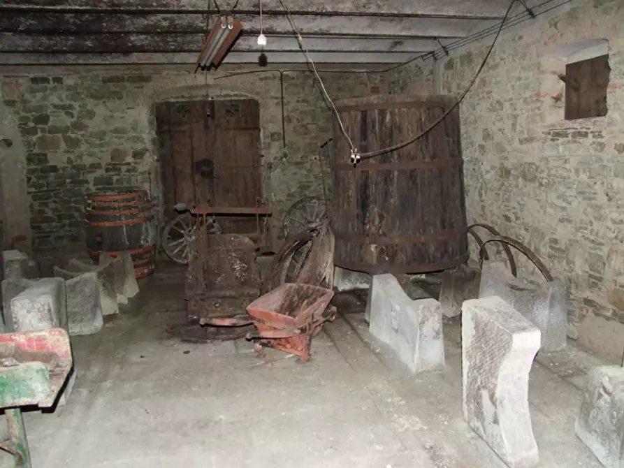 Immagine 10 di Villa in vendita  a Rufina