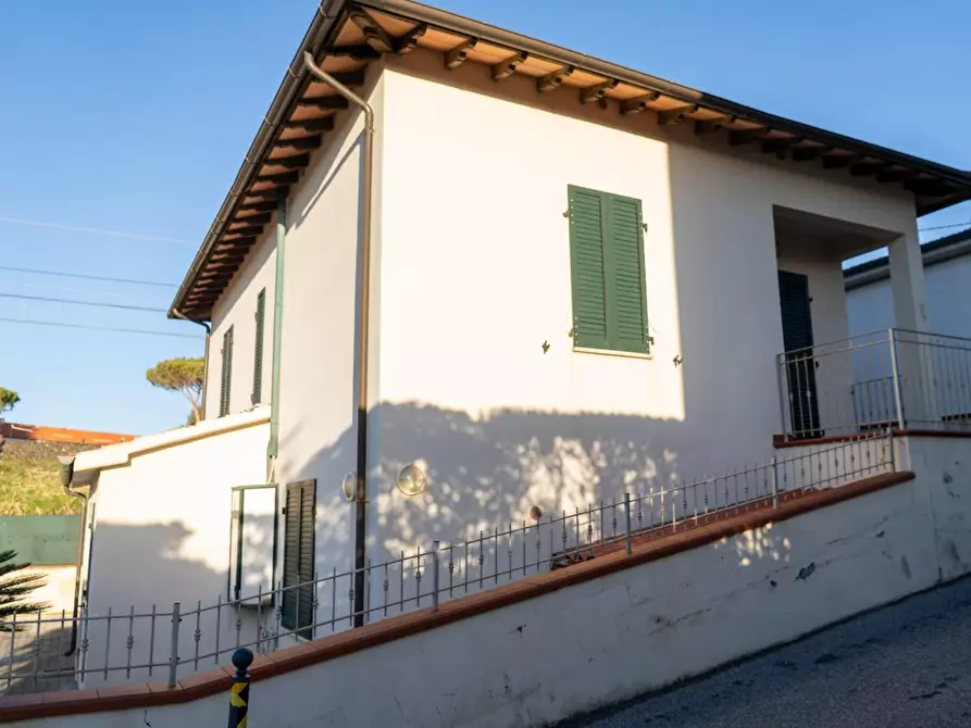 Immagine 7 di Villa in vendita  a Rosignano Marittimo