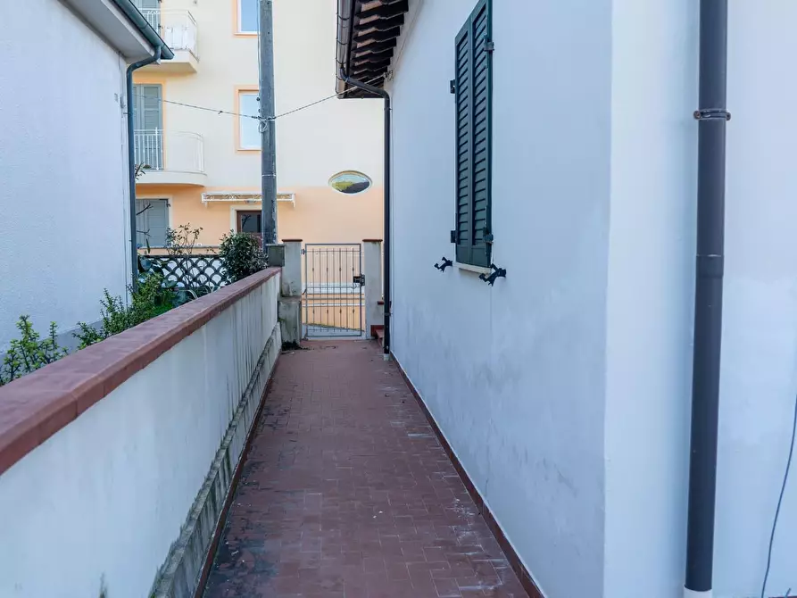 Immagine 37 di Villa in vendita  a Rosignano Marittimo