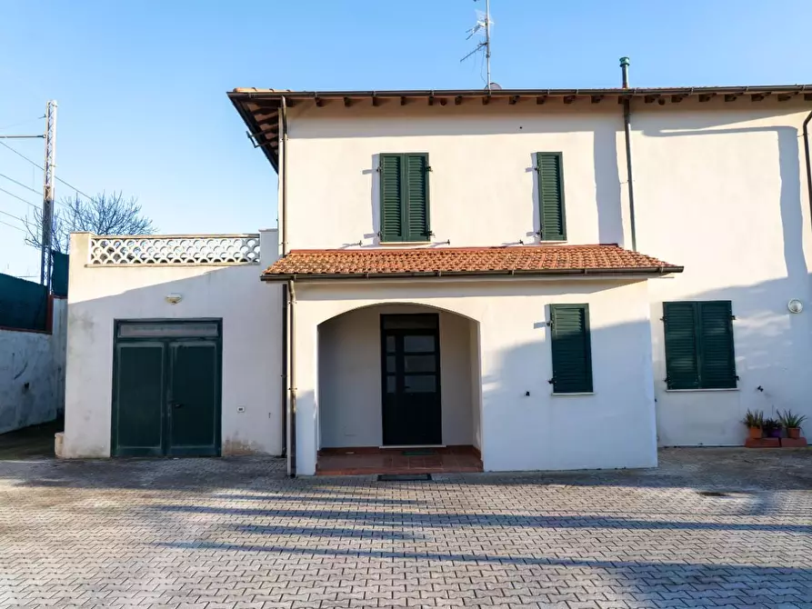 Immagine 3 di Villa in vendita  a Rosignano Marittimo