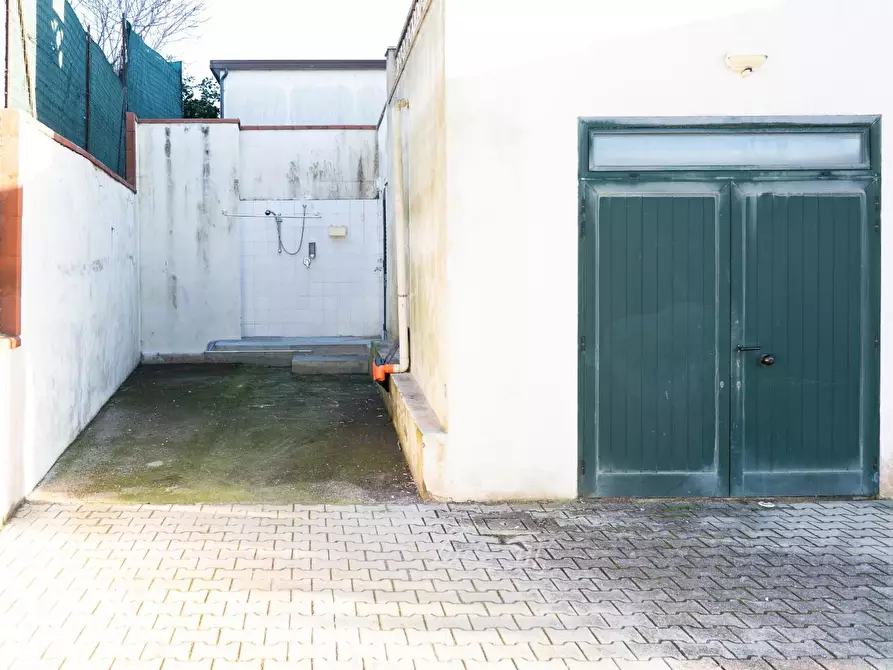 Immagine 29 di Villa in vendita  a Rosignano Marittimo