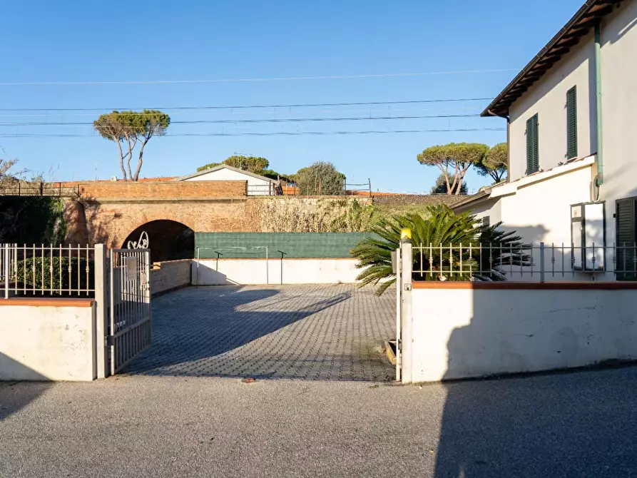 Immagine 4 di Villa in vendita  a Rosignano Marittimo