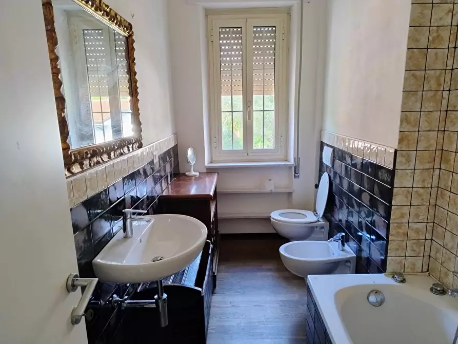 Immagine 13 di Appartamento in vendita  a Carrara