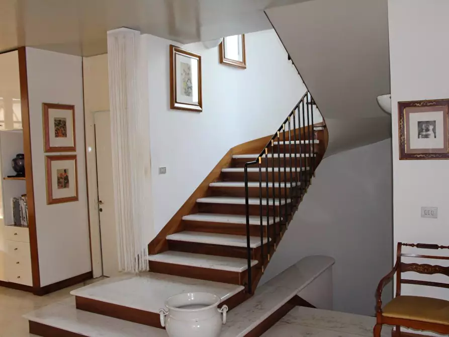 Immagine 17 di Casa bifamiliare in vendita  a Carrara