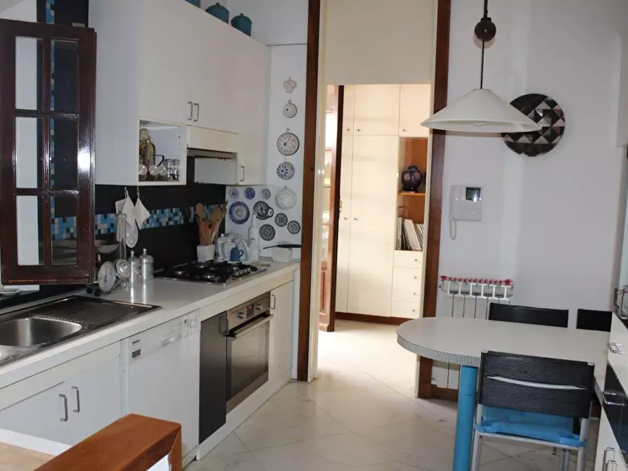 Immagine 2 di Casa bifamiliare in vendita  a Carrara