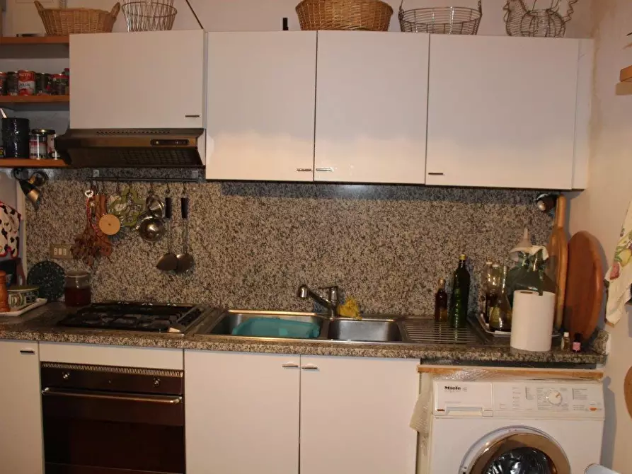 Immagine 10 di Casa bifamiliare in vendita  a Carrara