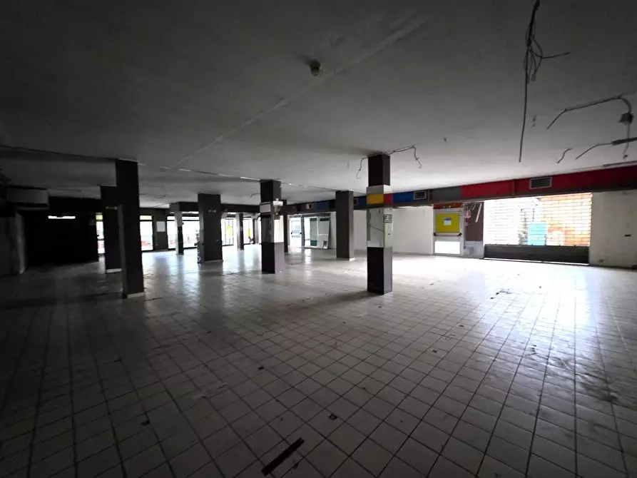 Immagine 7 di Locale commerciale in vendita  a Santa Croce Sull'arno