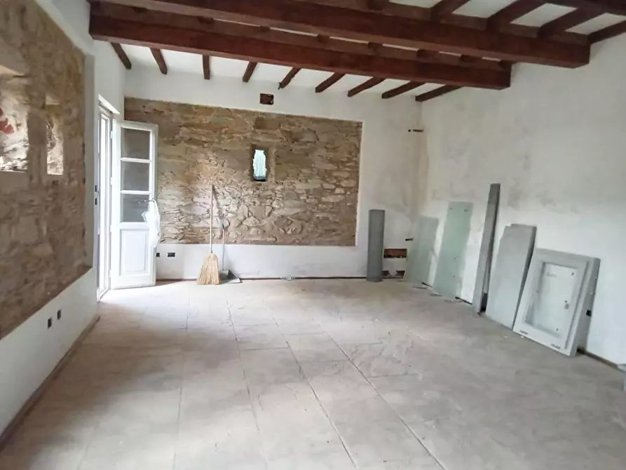 Immagine 14 di Rustico / casale in vendita  a Camaiore