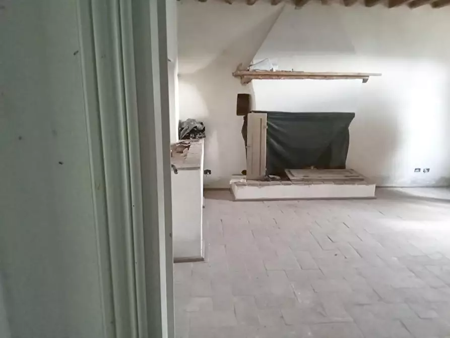 Immagine 18 di Rustico / casale in vendita  a Camaiore