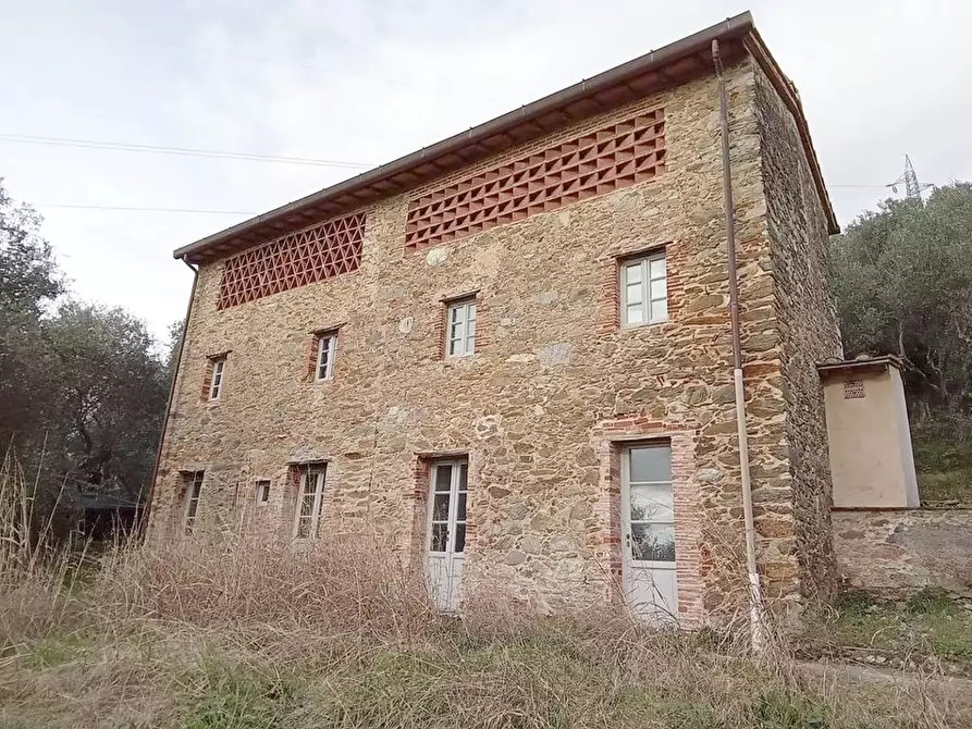 Immagine 29 di Rustico / casale in vendita  a Camaiore
