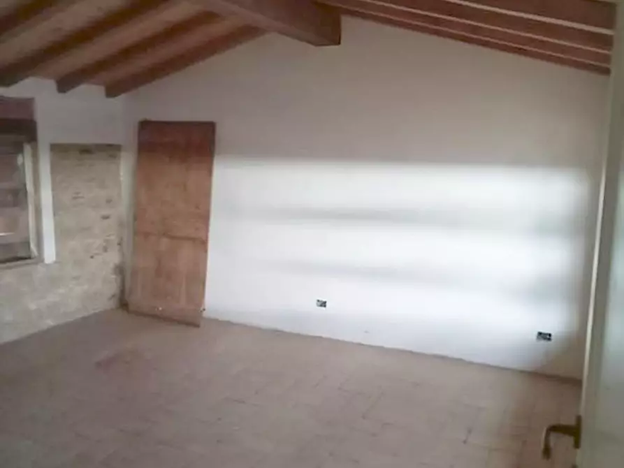 Immagine 25 di Rustico / casale in vendita  a Camaiore
