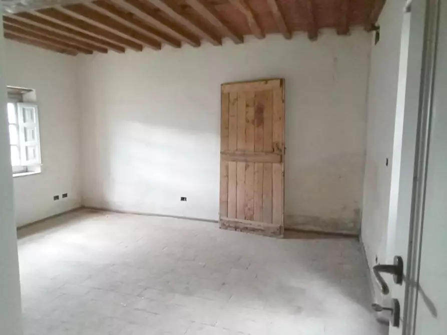 Immagine 15 di Rustico / casale in vendita  a Camaiore