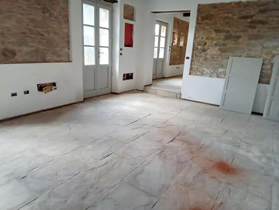 Immagine 10 di Rustico / casale in vendita  a Camaiore