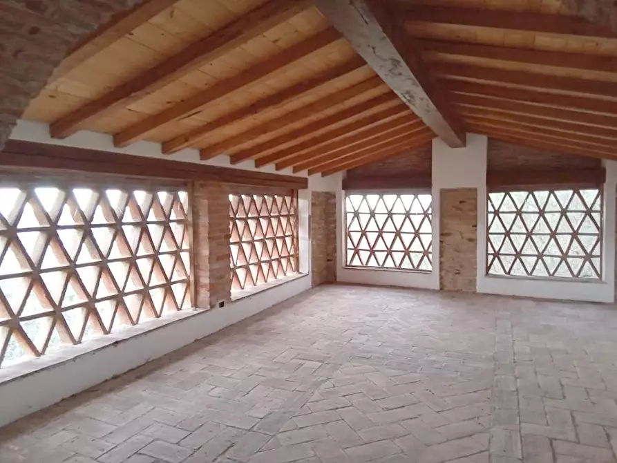 Immagine 24 di Rustico / casale in vendita  a Camaiore