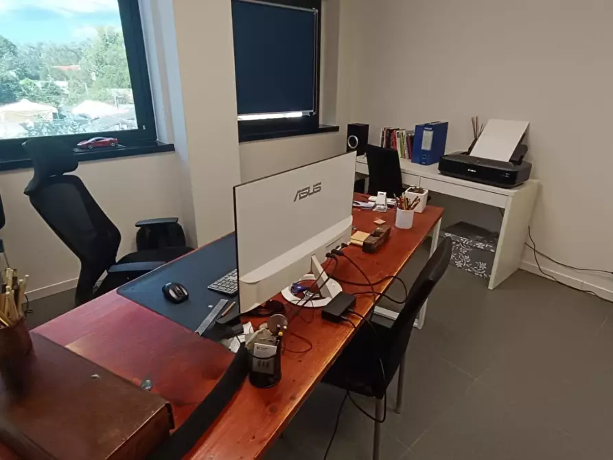 Immagine 6 di Ufficio in vendita  a Capannori