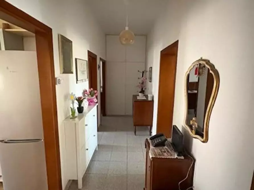 Immagine 10 di Appartamento in vendita  a Livorno