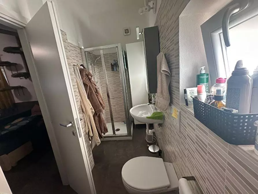 Immagine 15 di Appartamento in vendita  a Carrara