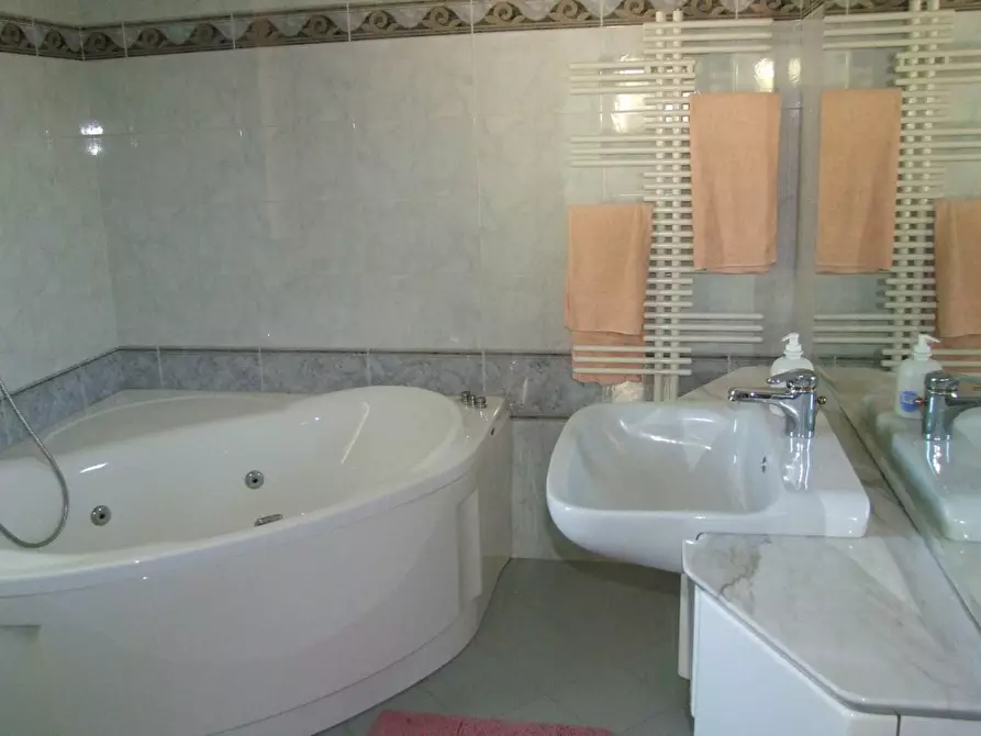 Immagine 27 di Villa in vendita  a Pontassieve