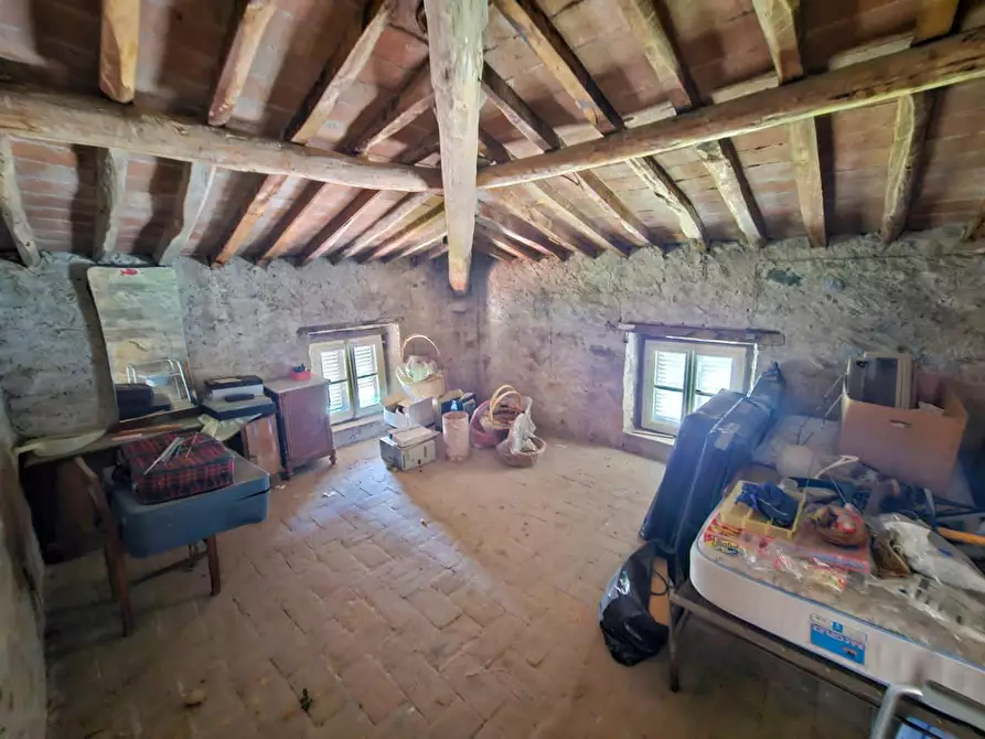 Immagine 31 di Villa in vendita  a Capannori