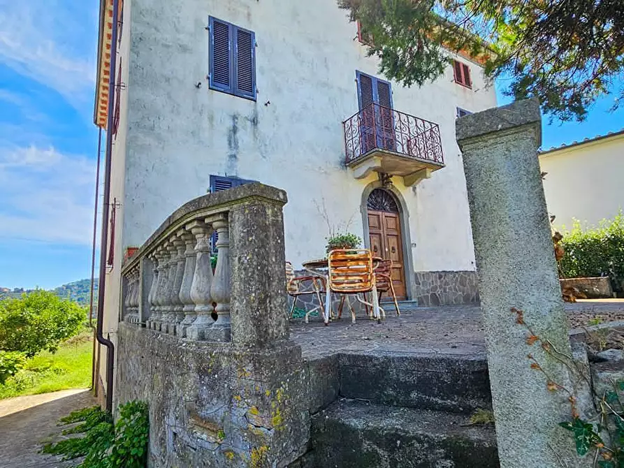 Immagine 5 di Villa in vendita  a Capannori