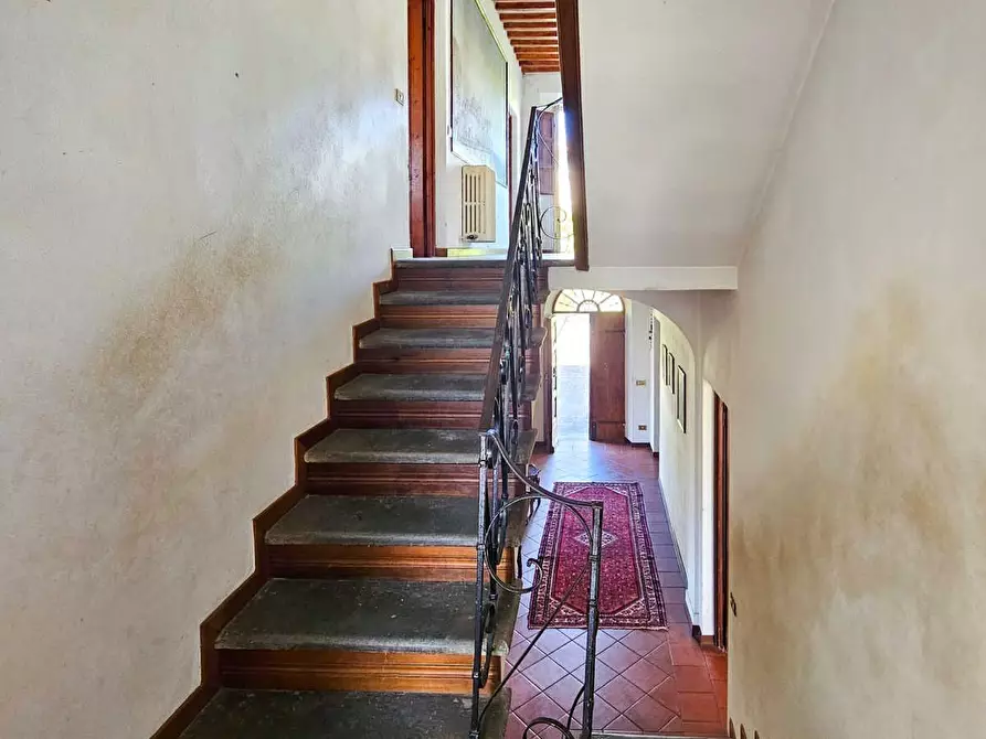 Immagine 28 di Villa in vendita  a Capannori