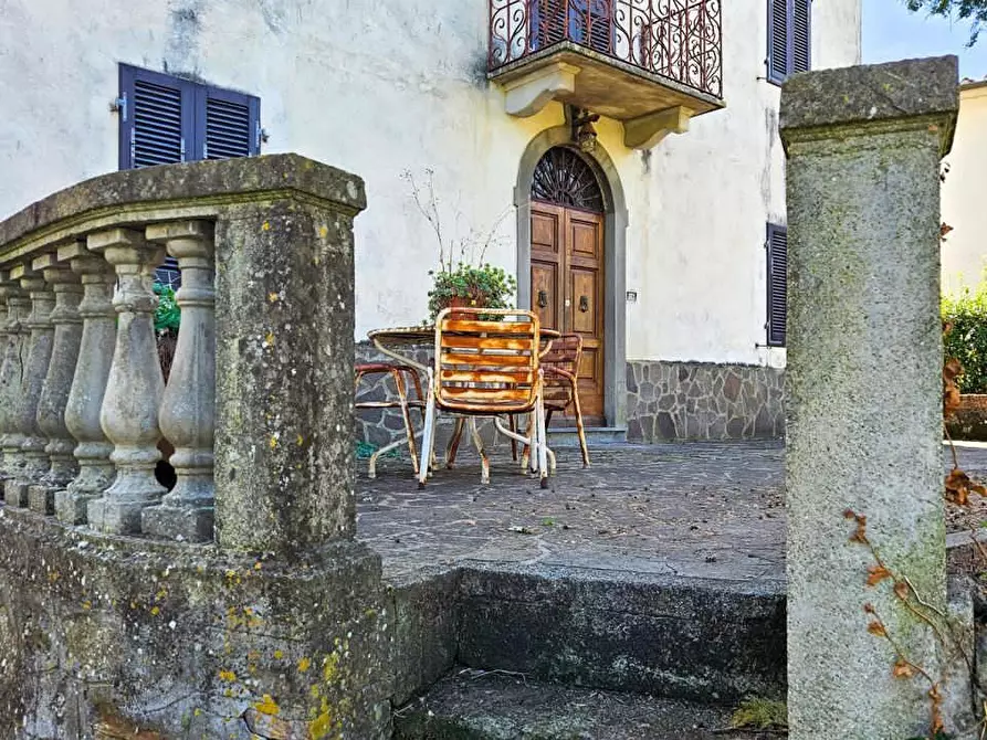 Immagine 4 di Villa in vendita  a Capannori