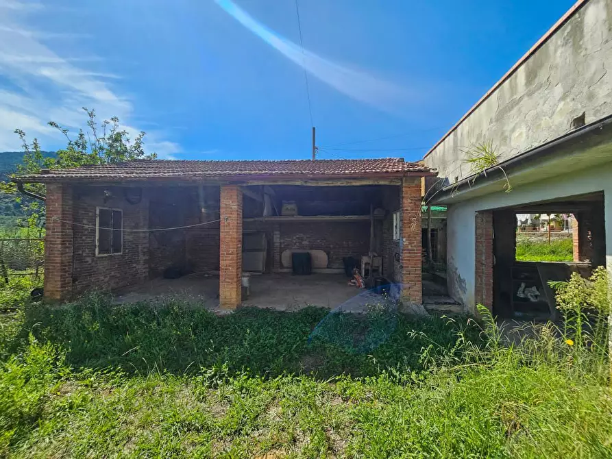 Immagine 32 di Villa in vendita  a Capannori