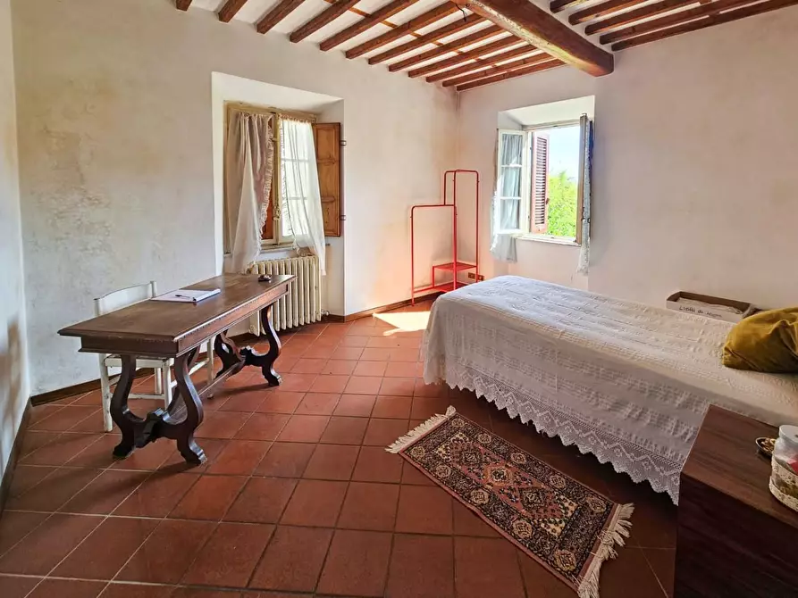 Immagine 25 di Villa in vendita  a Capannori