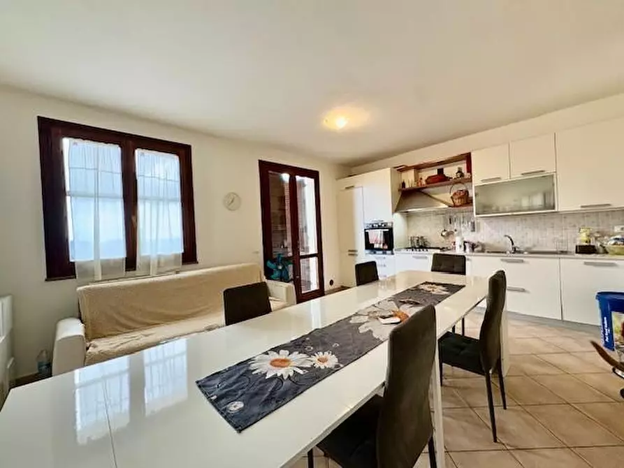 Immagine 10 di Appartamento in vendita  a Terricciola