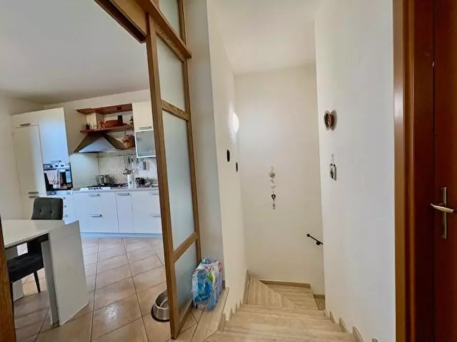 Immagine 11 di Appartamento in vendita  a Terricciola
