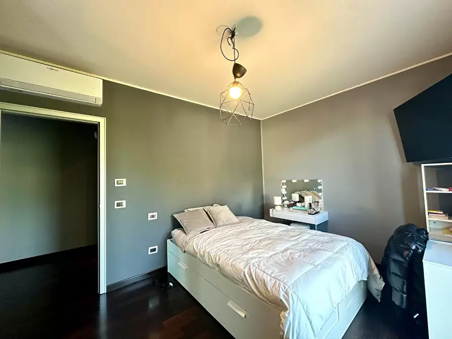 Immagine 21 di Villa in vendita  a Lucca