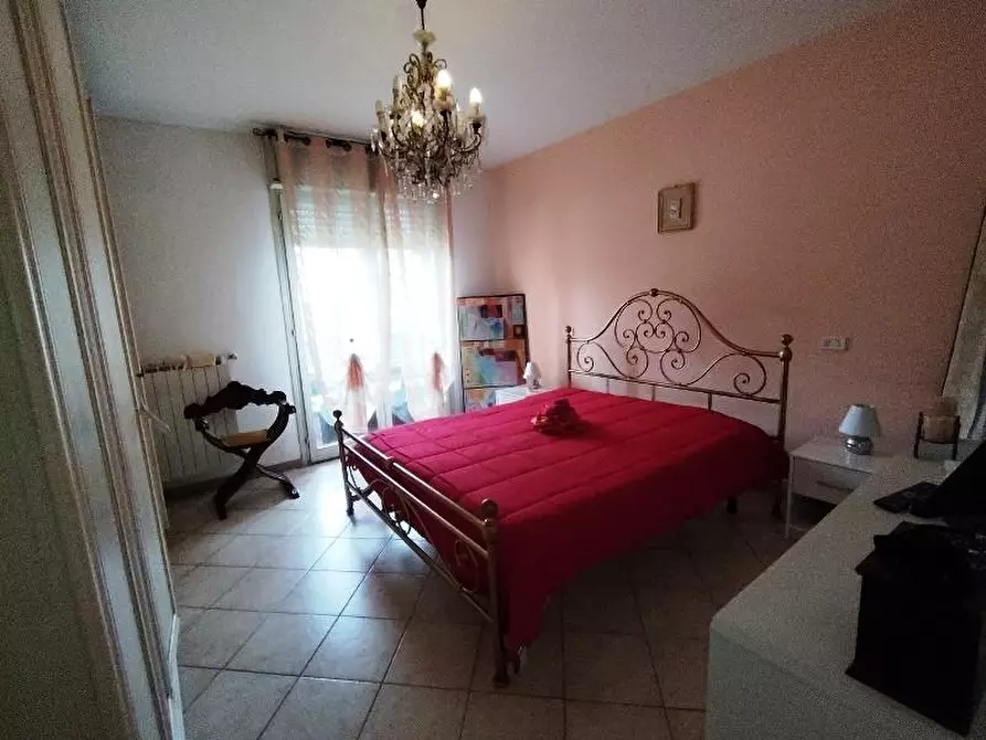 Immagine 11 di Appartamento in vendita  a Carrara