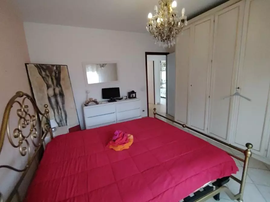 Immagine 10 di Appartamento in vendita  a Carrara