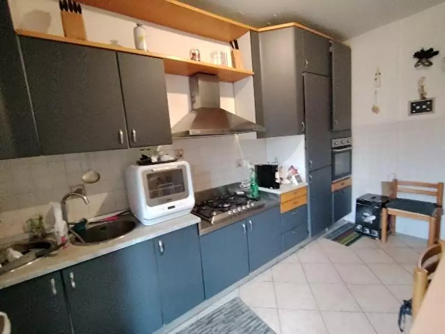 Immagine 7 di Appartamento in vendita  a Carrara