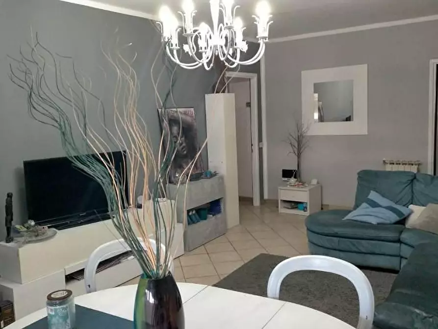 Immagine 1 di Appartamento in vendita  a Carrara