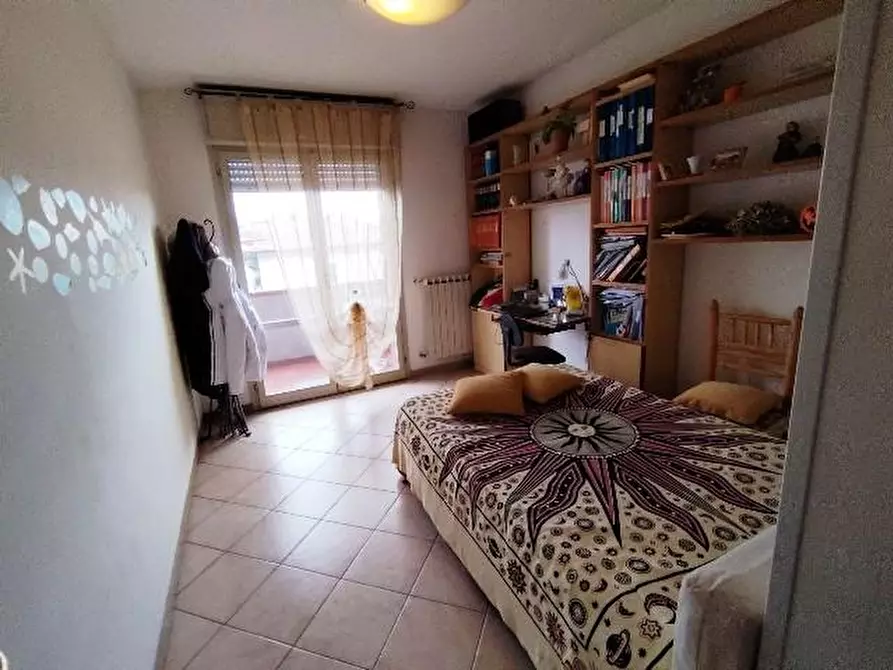 Immagine 15 di Appartamento in vendita  a Carrara