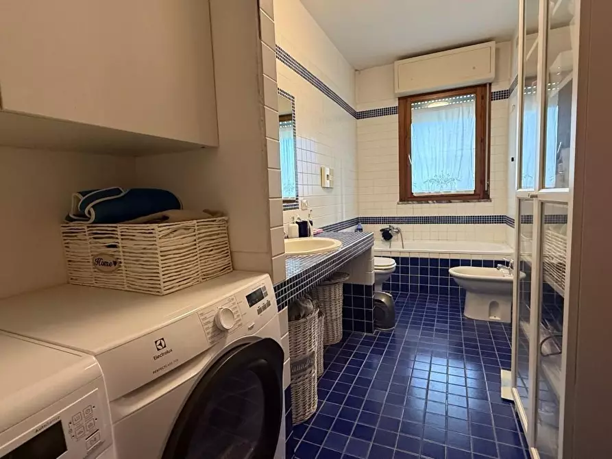 Immagine 34 di Appartamento in vendita  a Viareggio