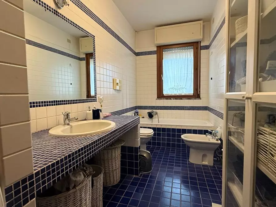 Immagine 15 di Appartamento in vendita  a Viareggio