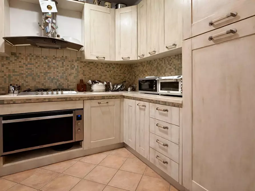 Immagine 6 di Appartamento in vendita  a Viareggio