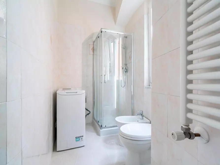 Immagine 12 di Appartamento in affitto  a Massa