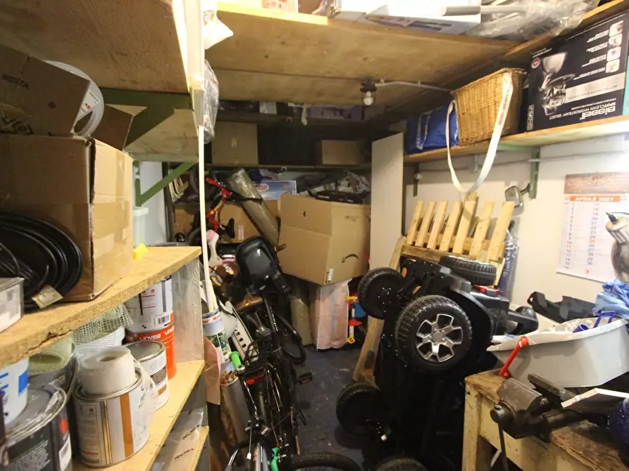 Immagine 16 di Appartamento in vendita  a La Spezia