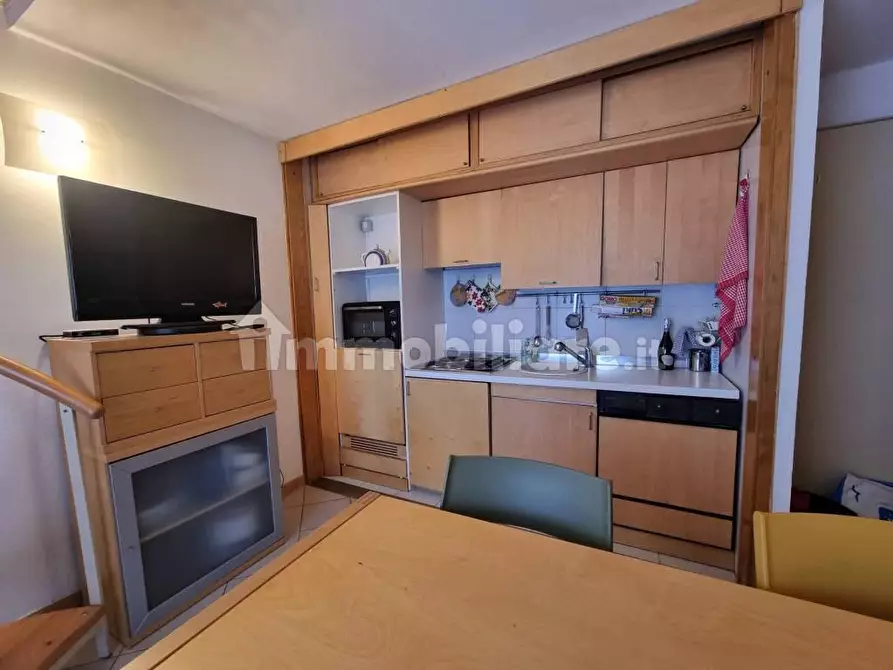 Immagine 2 di Appartamento in vendita  a Viareggio