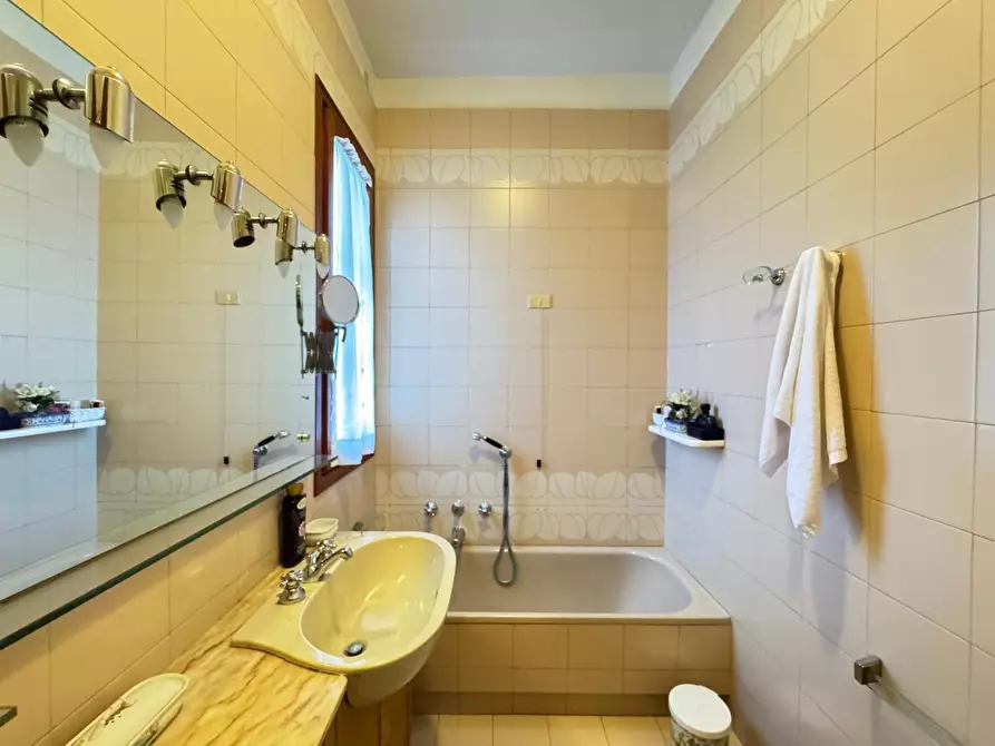 Immagine 24 di Villetta a schiera in vendita  a Empoli